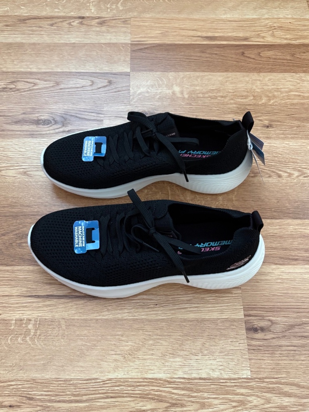 NWT Skechers Women’s Contour Foam Sneakers SN179374R